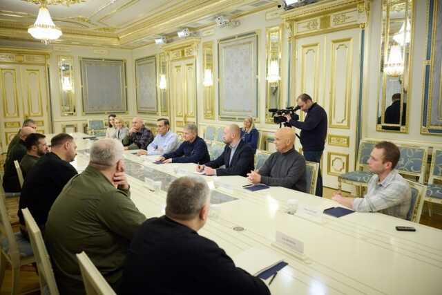 Зеленський зустрівся з американськими конгресменами у Києві