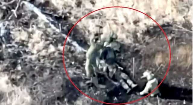 Український дрон провчив окупантів, які намагалися його збити