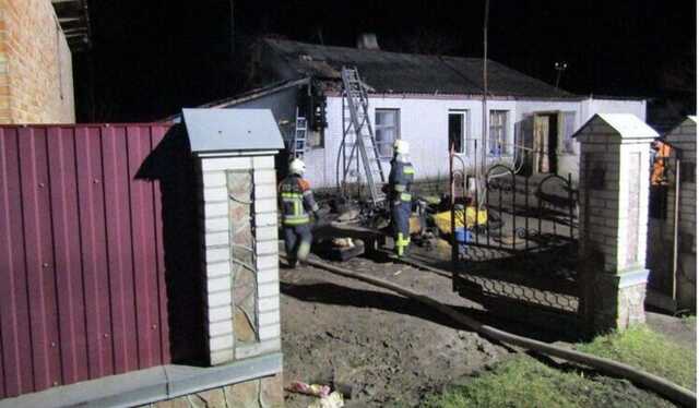 На Київщині чоловік згорів у власному будинку