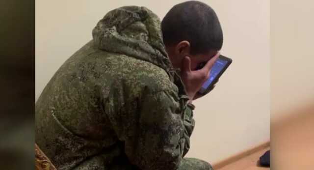 День у таборі військовополонених: ЗМІ показали умови