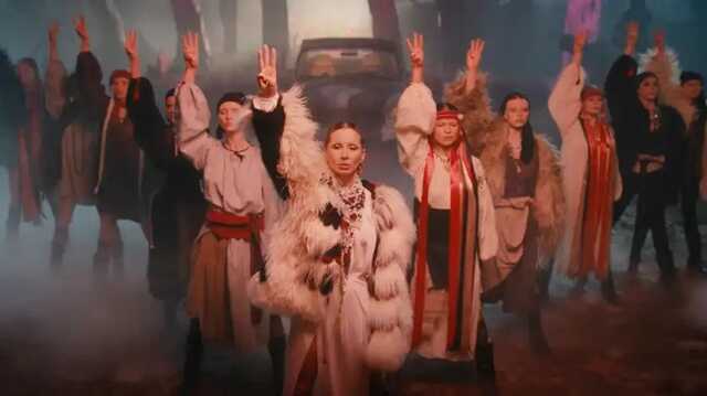 Вспомнила язык и вышиванку натянула: Лобода выпустила клип на песню "По-украински"