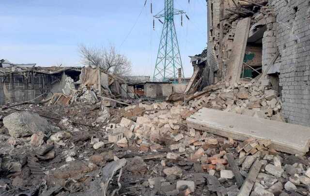 Россияне из авиации атаковали Авдеевский коксохим и ранили одного человека