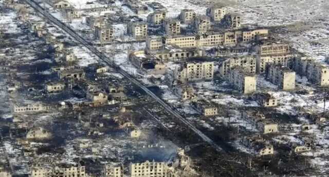 Мертва пустка: AP показала знищену окупантами Мар’їнку на відео з дрону