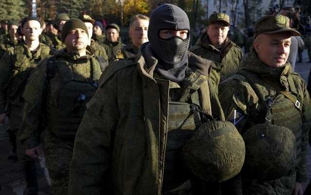 Росіяни використовують на Донбасі тактику Другої світової: радянська техніка і "гарматне м’ясо"