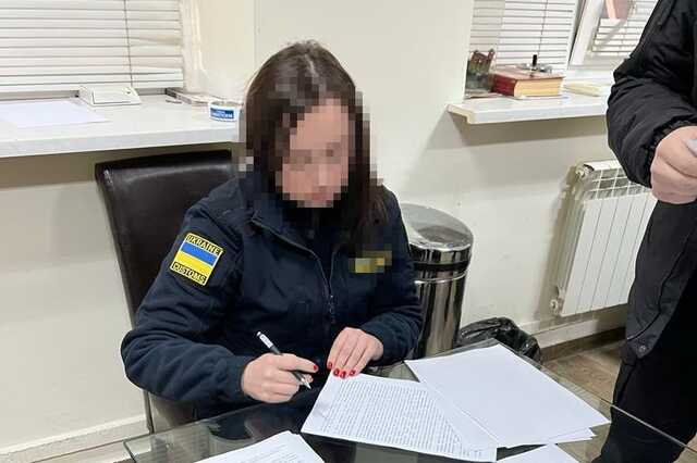 Митника з «Яворіва» підозрюють у контрабанді