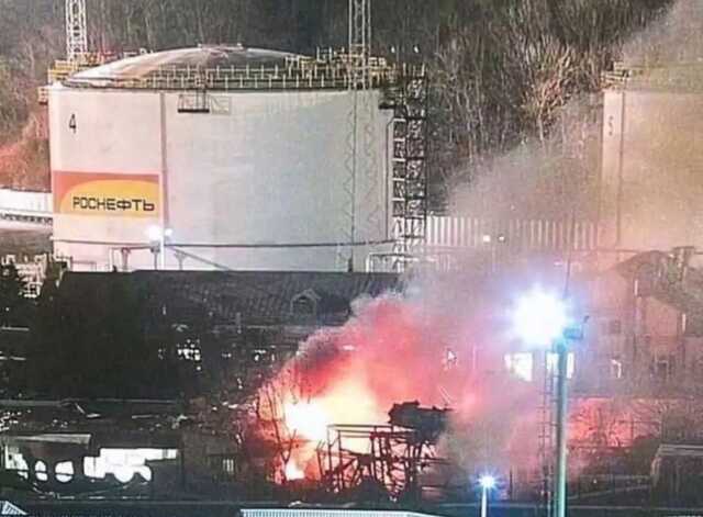 Могли атакувати дрони: момент вибуху на нафтобазі в російському Туапсе потрапив на відео