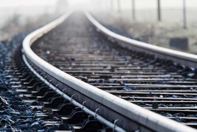 Під Києвом вантажний потяг зійшов з колії