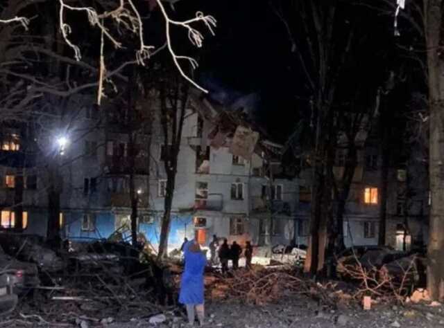 Окупанти вдарили по Запоріжжю: зруйновано багатоповерхівку, є загиблі