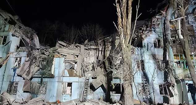 Число загиблих після удару по багатоповерхівці у Запоріжжі зросло