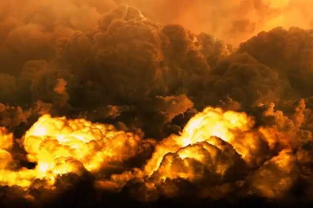 У РФ зранку серія "бавовни", вибухи чують у трьох областях