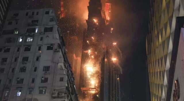 В Гонконге загорелся небоскреб: есть пострадавшие
