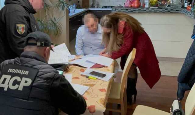 На Закарпатті ексголова правління банку 10 років крав гроші клієнтів