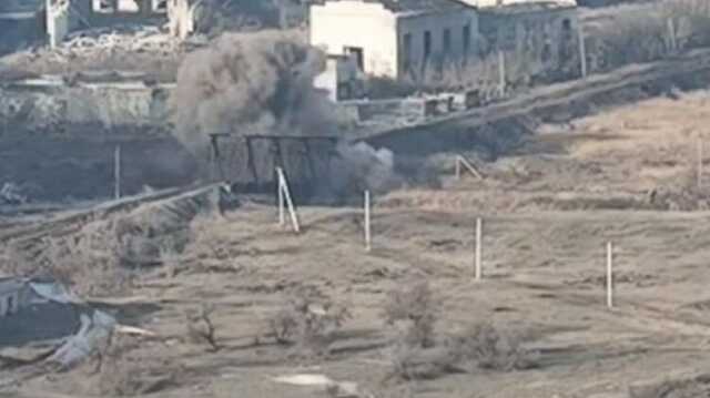 Вночі війська РФ підірвали міст, що з’єднує Бахмут із селищем Хромове - CNN