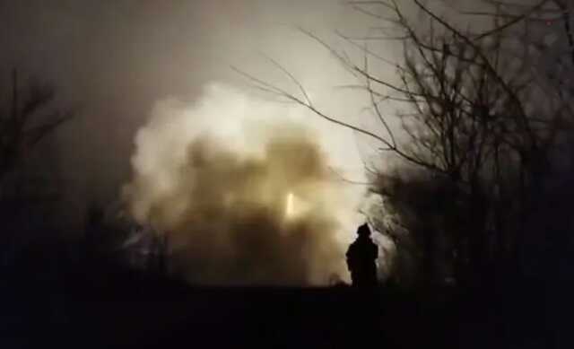 Украинские артиллеристы показали огонь святой мести по российским оккупантам