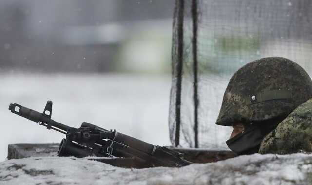 Атакують малими піхотними групами. Військові розповіли про тактику росіян під Мар’їнкою