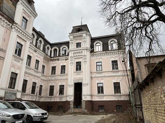 Як шахраї вкрали житловий будинок в центрі Києва по вул. Б. Хмельницького, 70/В