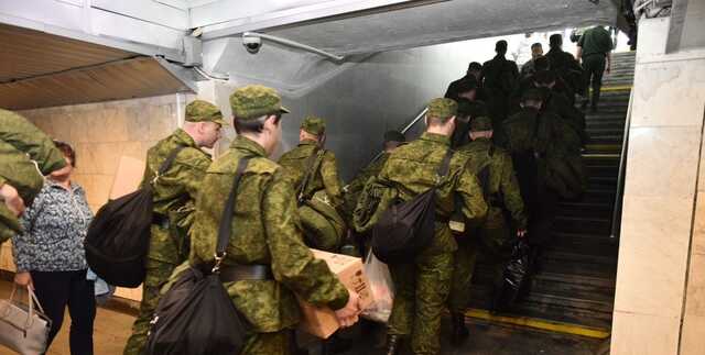 "Замість кадрової російської армії": у "ЛНР" дітей ставлять на "військовий облік"