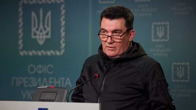 Данілов про втечу артистів за кордон: буде обговорюватися на Ставці