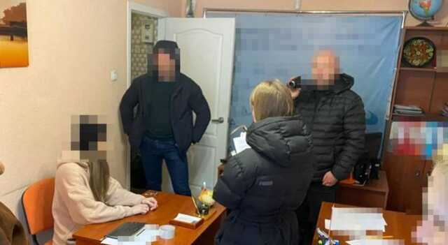 У Дніпрі жінка обіцяла за гроші допомогти військовозобов’язаному з документами