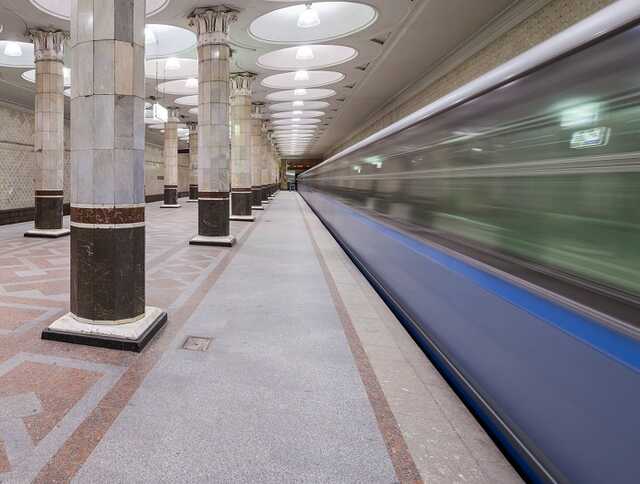 У Москві чоловік штовхнув підлітка під потяг метро на станції "Київська"