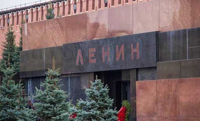 В Москве мужчина пытался проникнуть в Мавзолей к Ленину ради "отпущения грехов"
