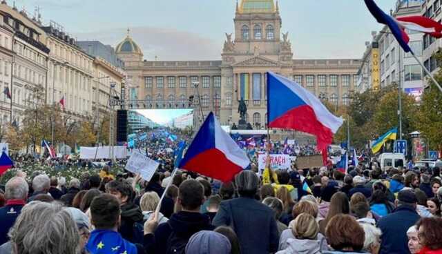 В Праге прошел пророссийский митинг: полиция задержала 18 человек