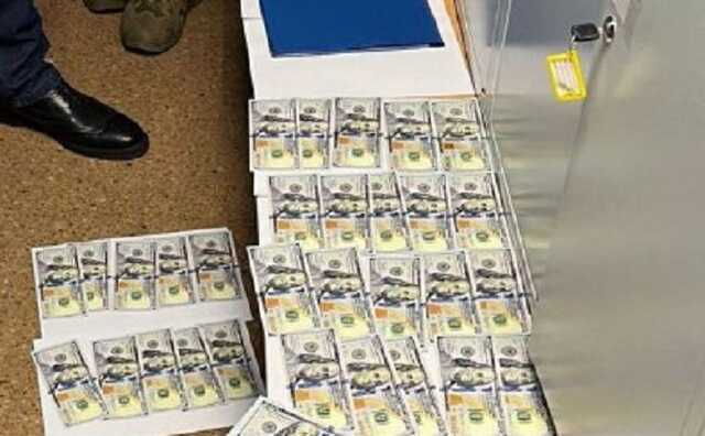 Посадовця Міноборони затримали на хабарі за оформлення документів