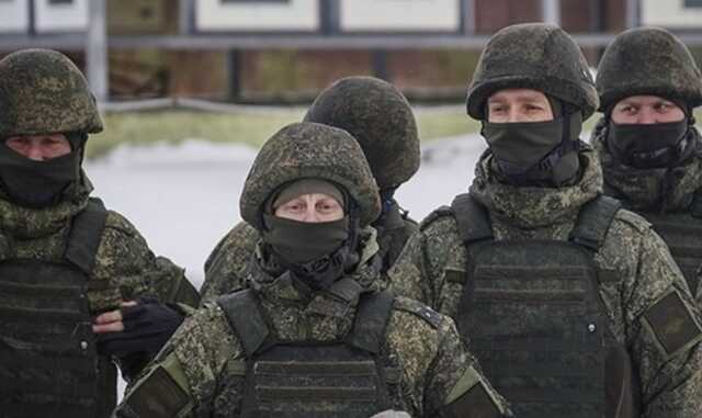 Окупантів змушують підписувати контракт не з армією РФ, а з військами "ДНР" (перехоплення)