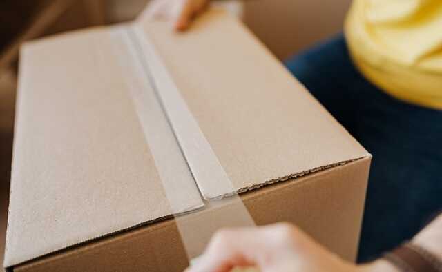 Українцям нагадали, що заборонено відправляти за кордон поштою