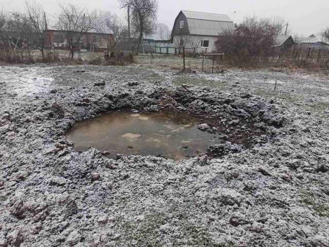 Окупанти вранці обстріляли з мінометів Сумську область: 10 прильотів, атаковано будинок