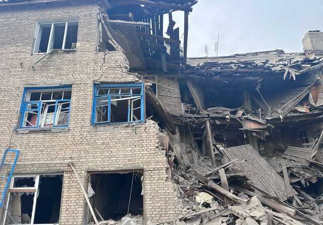 Оккупанты обстреляли Часов Яр: есть попадание в многоэтажку