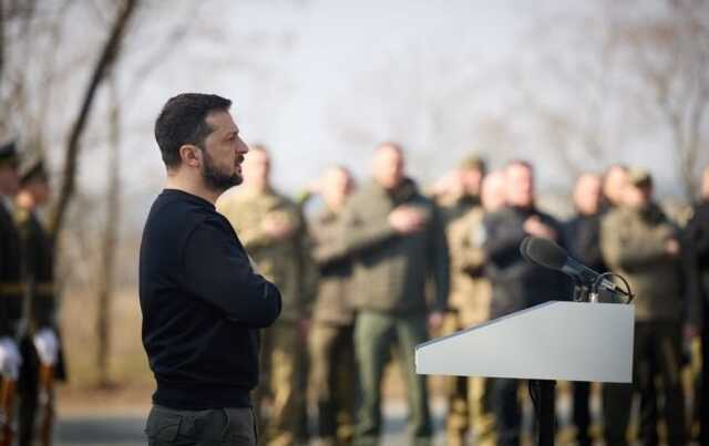 Зеленський вшанував пам’ять загиблих у боях за Мощун