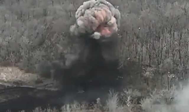 Українські прикордонники показали відео "демілітаризації" групи окупантів на Луганщині: вцілілі накивали п’ятами