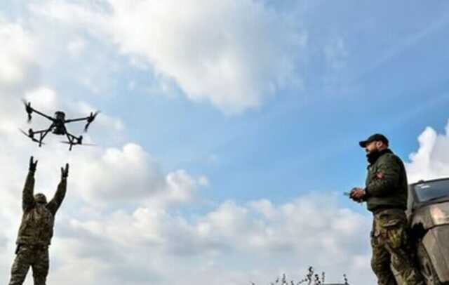 Винахідливі українські військові успішно використовують гоночні дрони як ракети – The Economist