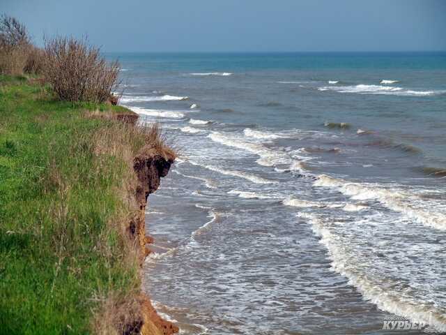 Под Одессой сдетонировала мина: поврежден дачный дом на берегу Черного моря