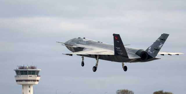 Эрдоган показал турецкий беспилотник с украинским двигателем