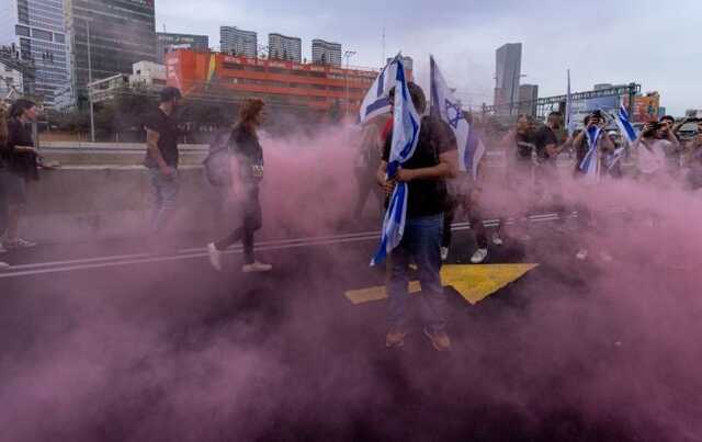Масові протести в Ізраїлі: поліція розігнала демонстрантів водометами