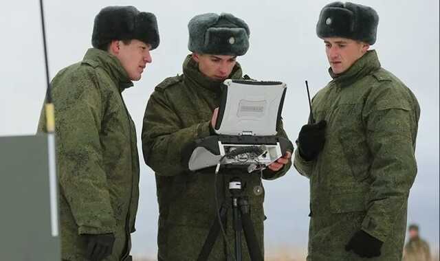 Война в окопах: в России сообщили о создании нового сухопутного дрона "Ежик"