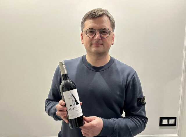 Кулеба програв главі МЗС Британії парі на результат футбольного матчу Англія — Україна