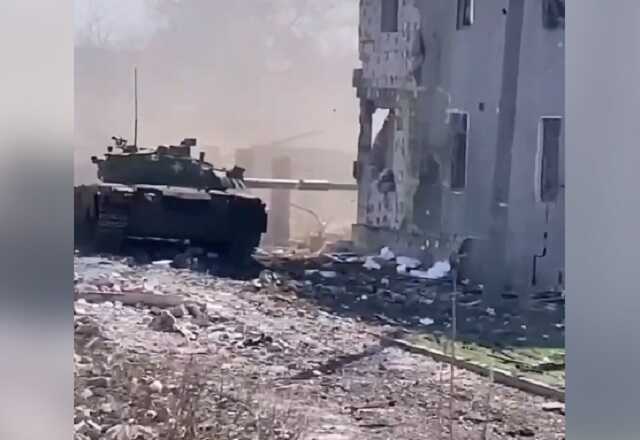 Бойова робота екіпажу українського танка Т-80У в Бахмуті