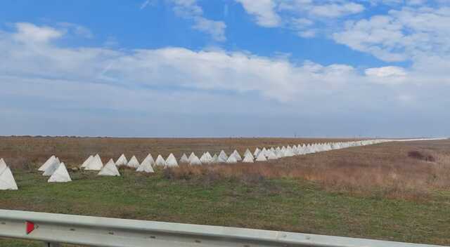 Готовятся к контрнаступлению ВСУ: оккупанты установили "зубы дракона" от Мариуполя до Бердянска