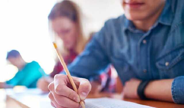 Правительство разрешило студентам сдавать единый госэкзамен за пределами Украины