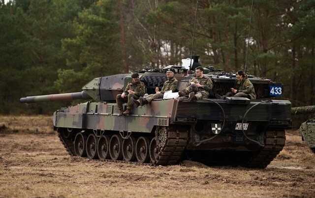 ̲ ,      Leopard 2