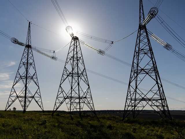 Минэнерго: Генерация работает с резервом, отключения света возможны только в одной области