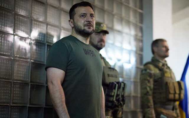 Зеленський: під Бахмутом гаряче, наступний тиждень буде дуже вагомим для захисту