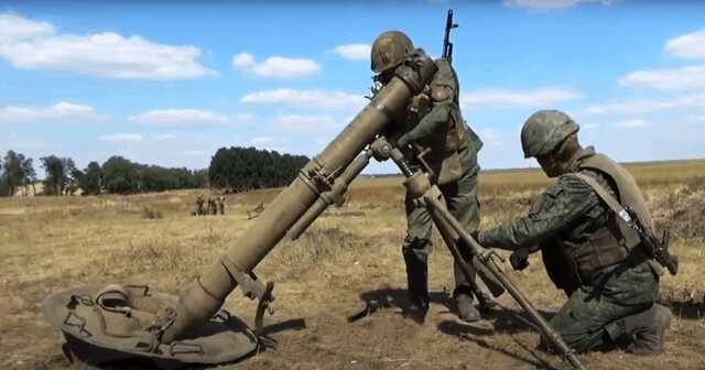 Окупанти з мінометів та АГС обстріляли громаду у Сумській області