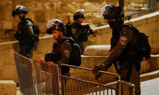 Ізраїльські силовики атакували палестинців, увірвавшись до молельного залу єрусалимської мечеті Аль-Акса