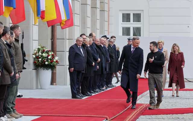 Дуда вручив Зеленському найвищу нагороду Польщі