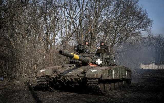 Бій на відстані витягнутої руки: Військові показали роботу танкістів під Бахмутом