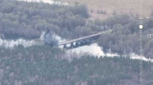Окупанти двічі за добу вдарили по мосту у Чернігівській області